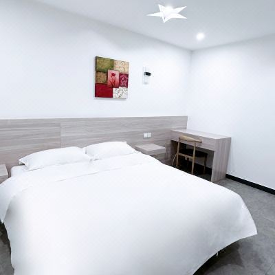 素野丨舒适大床房