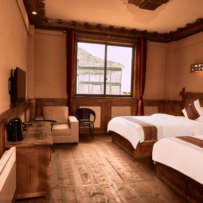 藏式跑马山观景房