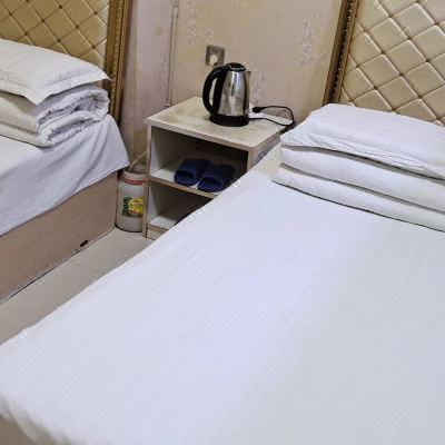 普通双人间(无窗)(公共卫浴)