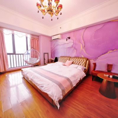 浪漫情侣投影大床房