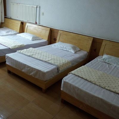 四人间(暖气+公共卫浴)