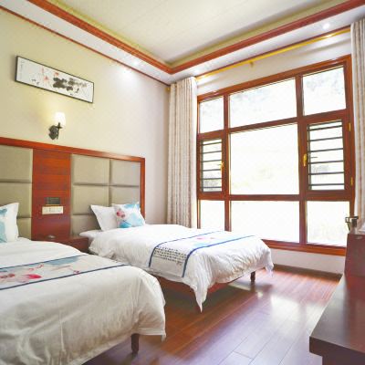 雾漫山野双床房