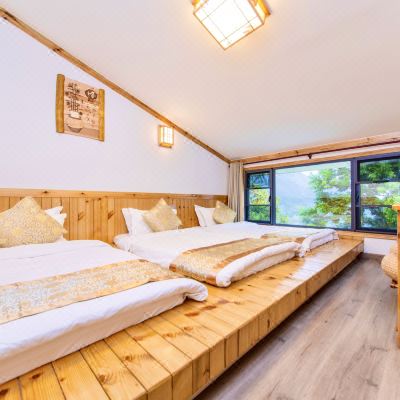 在云端轻奢榻榻米三床房