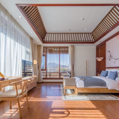 书香临池·阳光满屋全景家庭浴缸套房