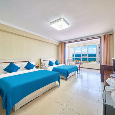 日出海景四人房