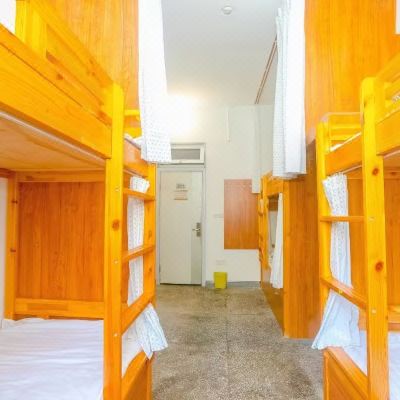 女生六人间床位