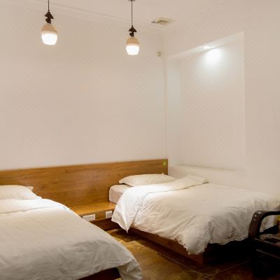 标准双床房(无窗)