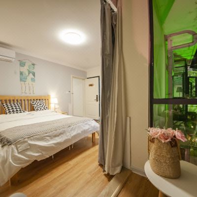 舒适江景大床房