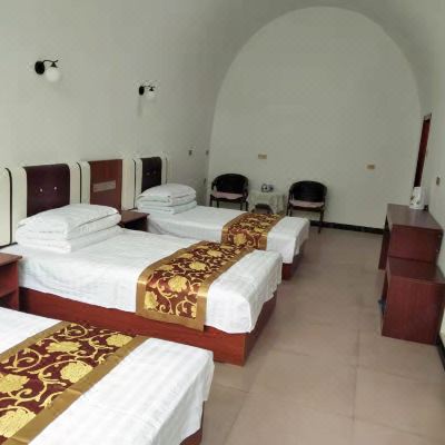 石头窑洞标准三人间