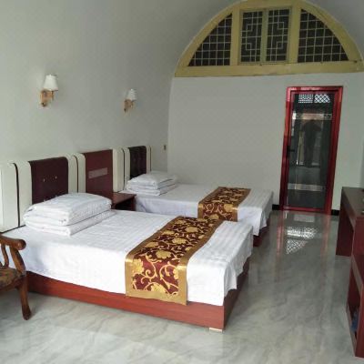 石头窑洞标准双人间