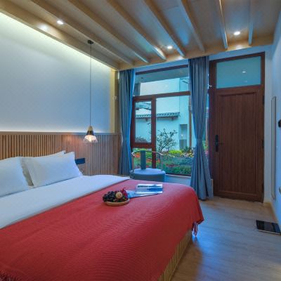 繁花似锦·爱丽丝的花园观景大床房