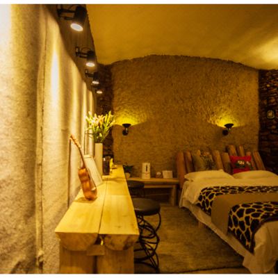 ins风光洞穴风格大床房