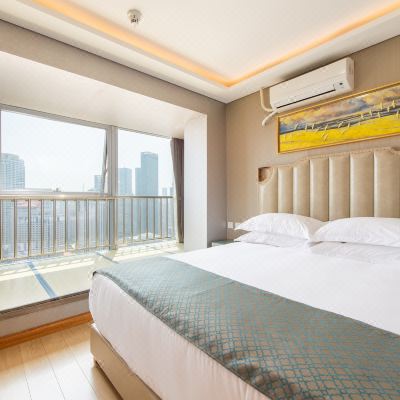 豪华城景四人间