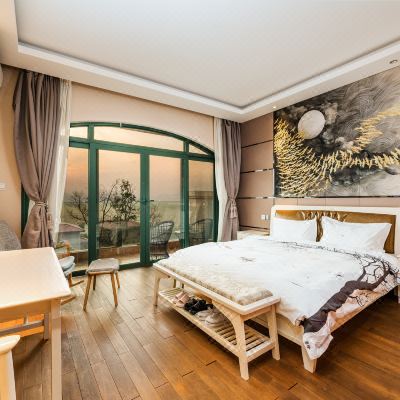 别墅半包A栋（4间湖景大床房+1间双床房+无边泳池+ktv+麻将房+露台+可烧烤）