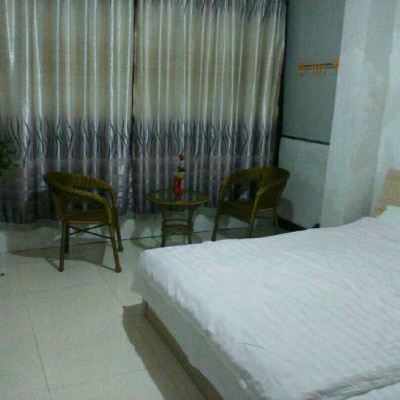 普通大床房(公共卫浴)