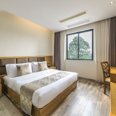 不舍(情侣大床房)