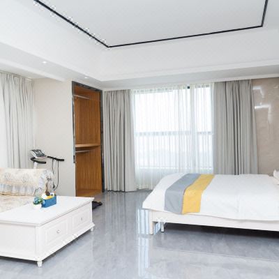 城景温馨大床房