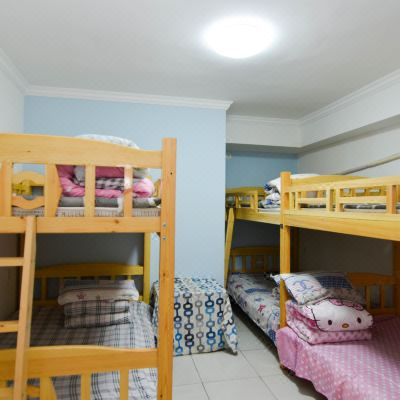 男生六人间(一人床位+公共卫浴)