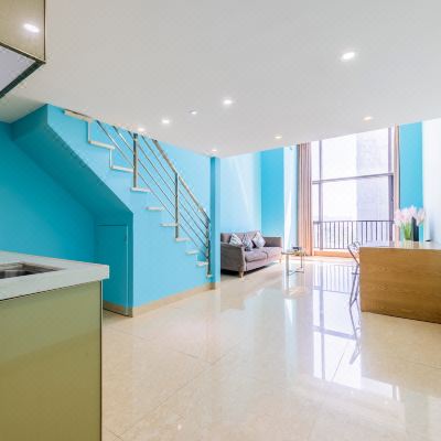 温馨复式家庭双床房