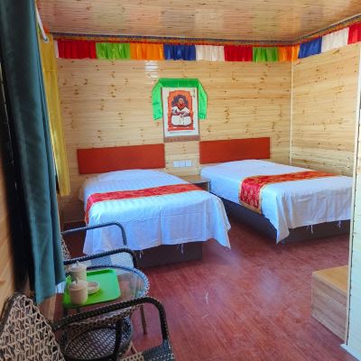 高级木屋双床房