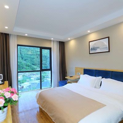 观山赏叶地暖大床房