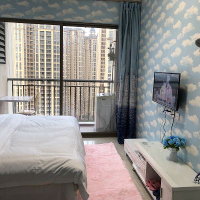 蓝天白云欧式大床房