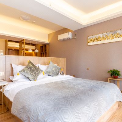 豪华大床房-冰箱+SPA机