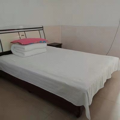 普通大床房（公共卫浴）