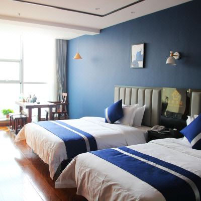 色彩观景豪华双床房