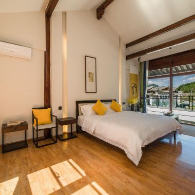 和睦家山景大床房