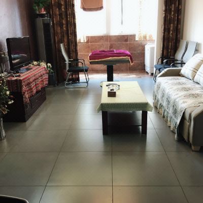 两室两厅三人床房间