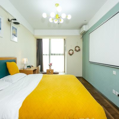 优选巨幕影音大床房