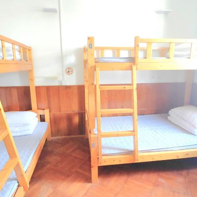 男生6人间(床位)(公共卫浴)