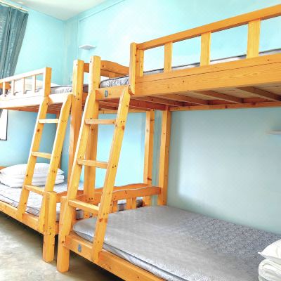 女生四人(床位)(公共卫浴)