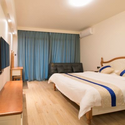 园景温馨大床房