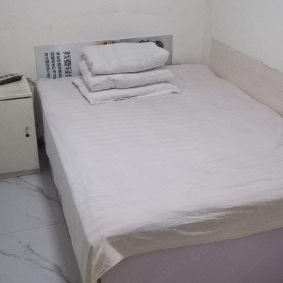 单人间(无窗)(公共卫浴)