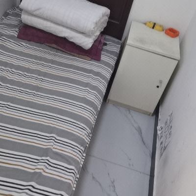 经济单人间(无窗)(公共卫浴)