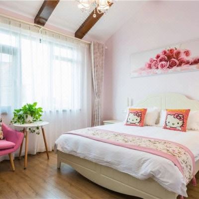 轻奢浪漫大床房