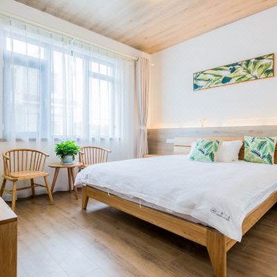 时尚简约大床房