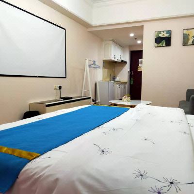 百寸荧幕投影大床房(高清晰度+影音环绕)