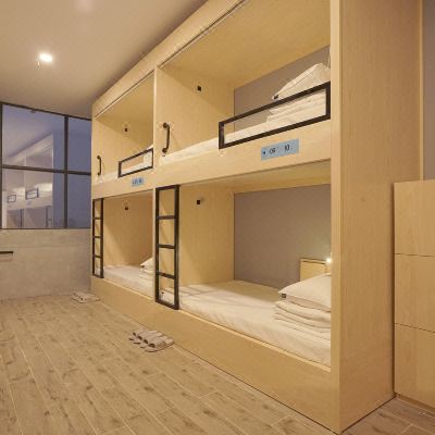 男生十人间(床位)(公共卫浴)