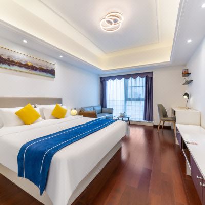 简奢休闲大床房【商务出差带办公桌+支持手机投屏】