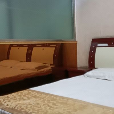 普通大床房（公共卫浴）