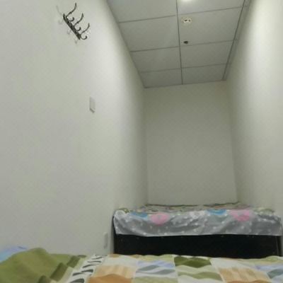 普通电脑三人间(公共卫浴)