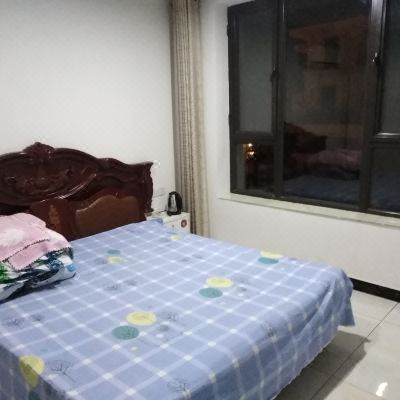 豪华大床房(公共卫浴)