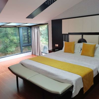 阳光中式大床房