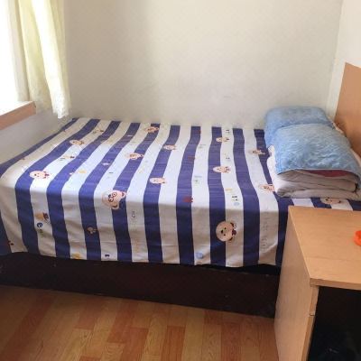 普通大床房(公共卫生间)(无法洗浴)