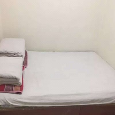 特价房(无窗)(公共卫生间)(无法洗浴)