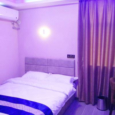 浪漫主题大床房