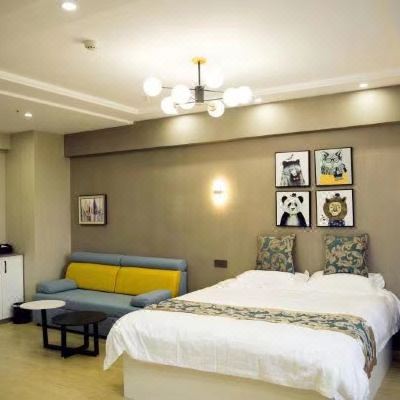 温馨豪华家庭房